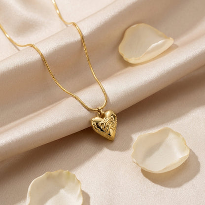 Elegant Heart Gold Pendant