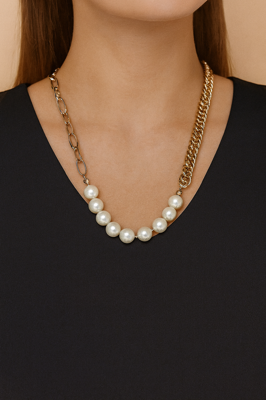 Pearl & Gold Chain Statement Necklace – Modern Elegance