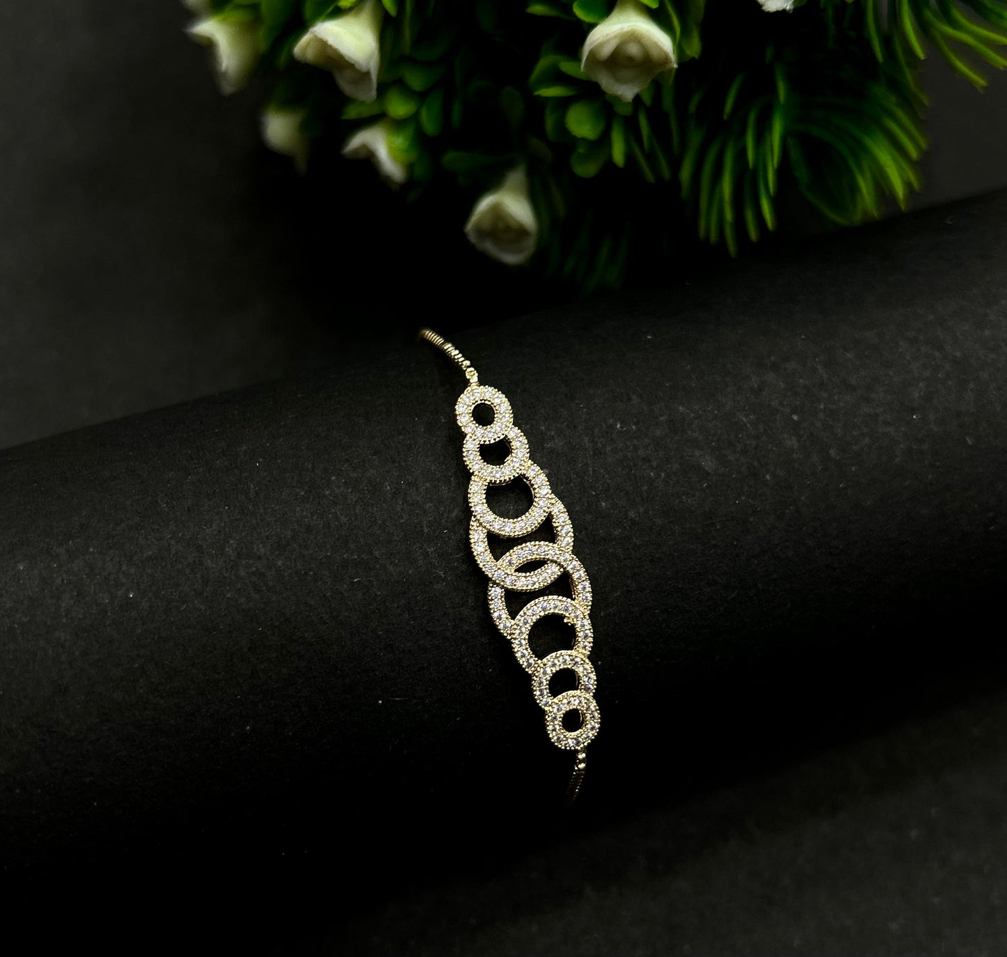 Golden Circle Sparkle Bracelet (Adjustable size)