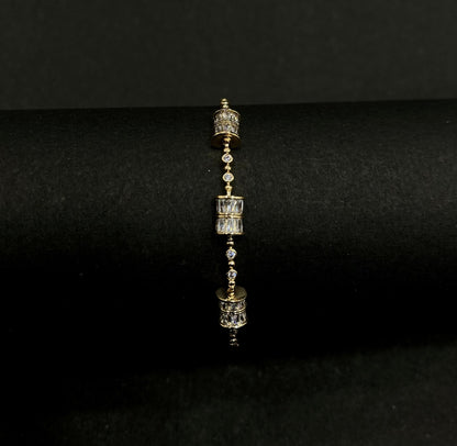 Elegant Gold Bracelet (Adjustable Size)